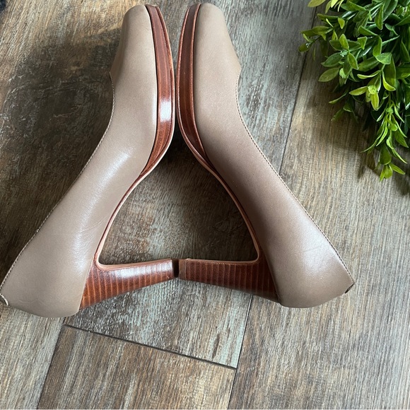 Cole Haan women’s heels - 5B - Picture 13 of 15